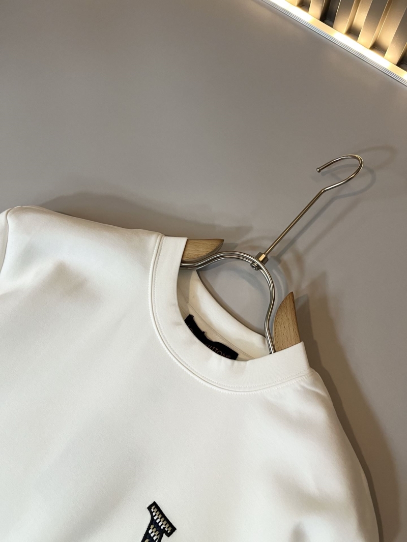 l0vis Vvtt0n t-shirt